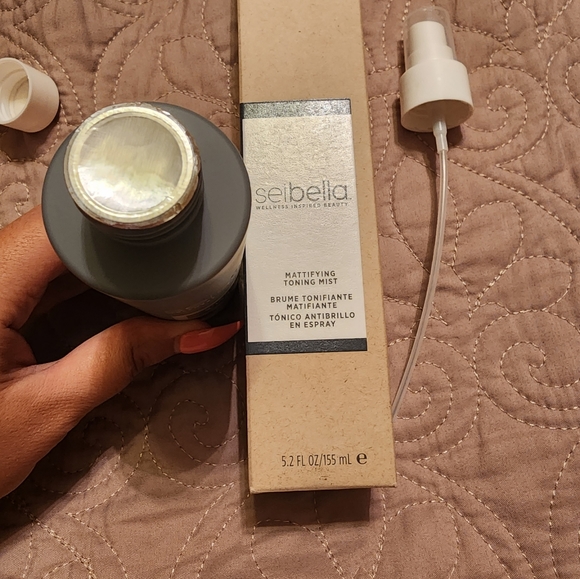 Sei Bella NIB wellness inspired beauty toning mist. 5.2 fl oz  Charcoal & flower - Picture 2 of 2